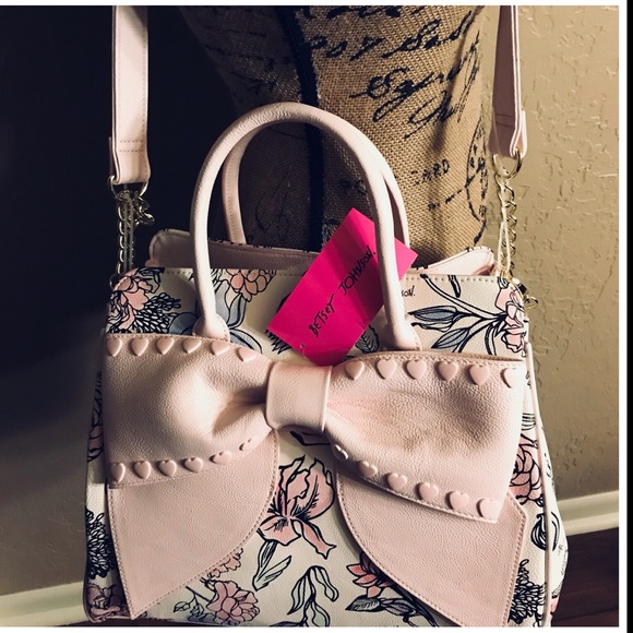 Betsey Johnson Handbags - Betsey Johnson Pink White Floral Satchel Purse
